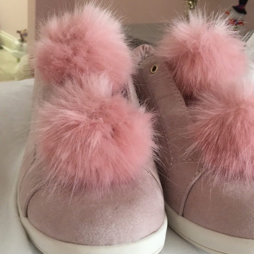 Pom-pom shoe never worn